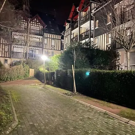 Tres Joli 2p Renove Avec Jardin Apartamento *