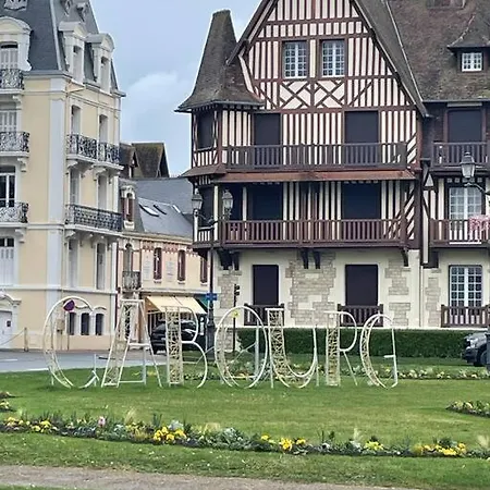Apartment Tres Joli 2p Renove Avec Jardin Cabourg